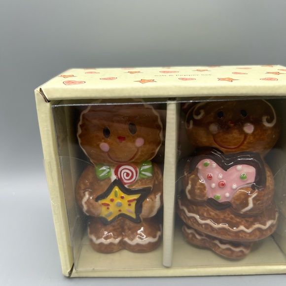 Potter’s  Studio Gingerbread Boy & Girl Christmas Salt And Pepper Shakers New - Picture 2 of 4